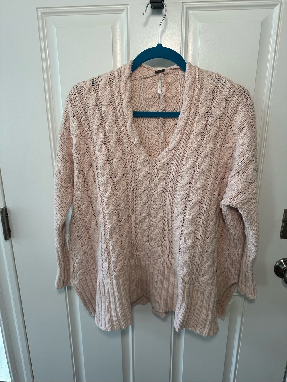 Free People Cable Knit V-Neck Sweater - Blush Pink vintage!